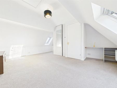 4 bedroom end of terrace house to rent - Photo 5