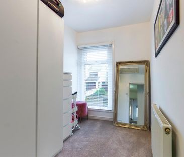 3 bedroom terraced house to rent - Photo 6