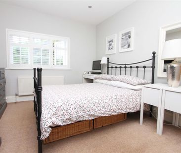 4 bedroom house - semi-detached - Photo 5