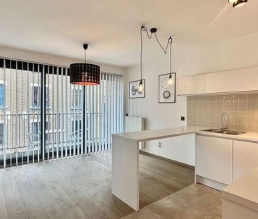 Appartement te huur in Antwerpen voor € 900 met 1 slaapkamer - Foto 6