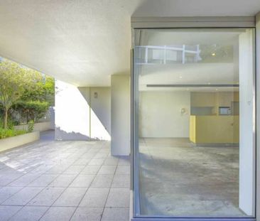 Entertainers Courtyard Apartment....This Is Living !! - Photo 6