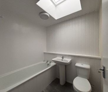 Lodge Road, Rugeley, WS15, Property for rent - Photo 4