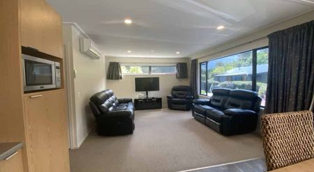 Furnished 4-Bedroom Home in Quiet Cul-de-Sac - Photo 2