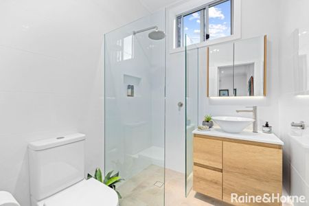 Classic Avalon Beach Cottage - Photo 4