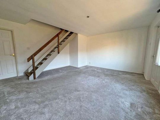 Dryclough Walk, Royton, OL2 - Photo 1