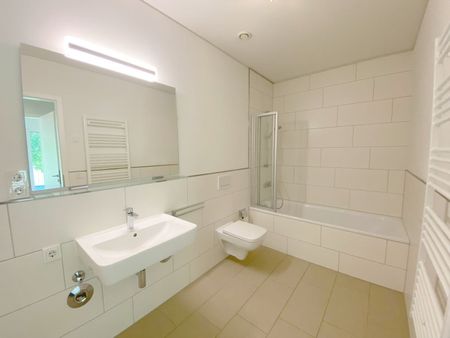 Energieeffiziente Wohnung mit direktem Moselblick – 2-Zimmer-Wohnung mit großzügiger Terrasse, Einbauküche & Tiefgaragenstellplatz - Photo 5