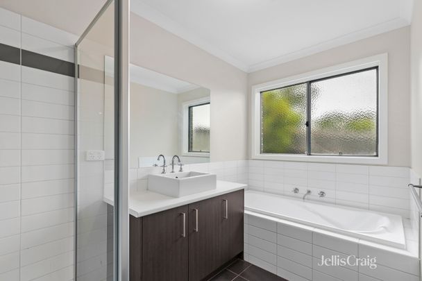 5 Silverdale Drive, Darley VIC 3340 - House For Rent | Domain - Photo 1