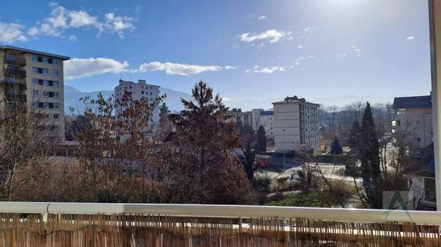 CHAMBERY - Secteur Pompiers - T2 meublé dernier étage - Photo 1