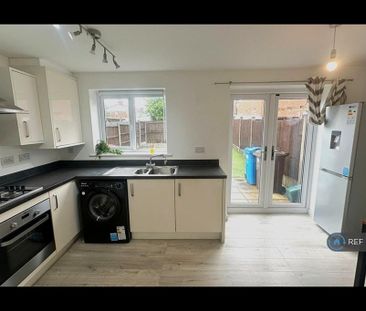 3 bedroom semi-detached house to rent - Photo 4