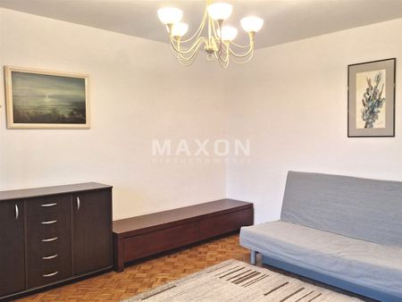 Tuż przy metrze - Photo 2