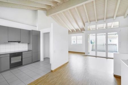 Exclusive townhouse apartment in Allschwil - Photo 3