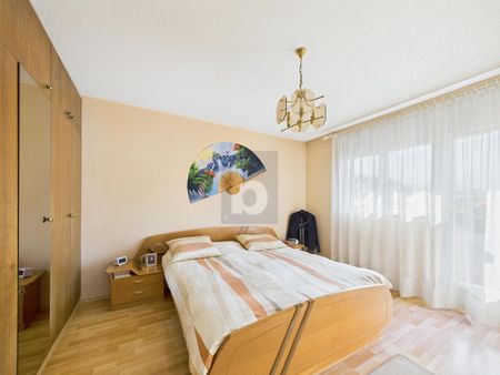 SPACIEUX ET LUMINEUX AVEC UNE VUE MAGNIFIQUE - Photo 2