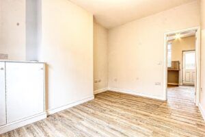 2 BEDROOM House - Mid Terrace - Photo 1