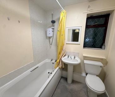 2 bedroom ground floor flat to rent - Photo 6