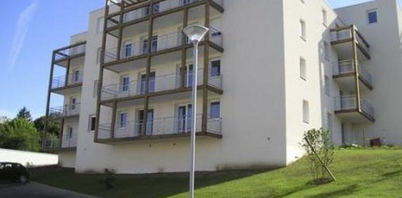 Location Appartement 2 pièces 49m² VICHY 03200 - Photo 2