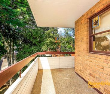 SPACIOUS 2 BEDROOM UNIT WITH BALCONY AND L.U.G - Photo 3