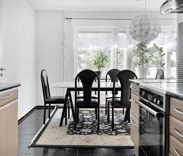 Falkholmsgränd, Skärholmen - Foto 2