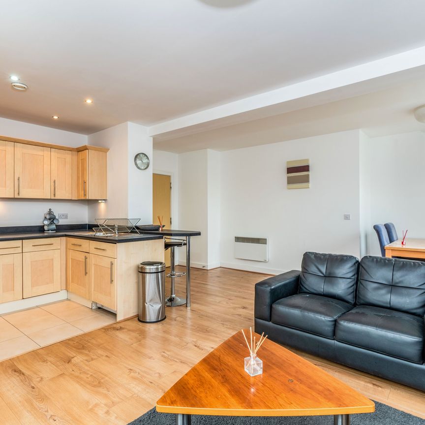 2 bedroom apartment to rent High Street, Southampton, SO14 - Photo 1