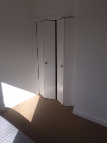 3 bedroom apartment to rent - Photo 4