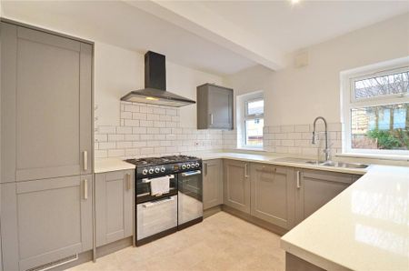 2 bedroom semi-detached house to rent - Photo 4