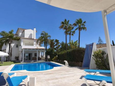 Alquiler de casa o chalet independiente en Calle Monte Biarritz - Photo 3