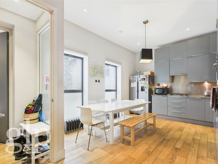 4 Bedroom Apartment, Warren Mews, Fitzrovia, W1T - Photo 3