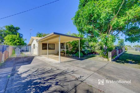 IMMACULATE BRICK HOME WITH SOLAR IN AVENELL HEIGHTS - Photo 5