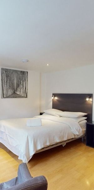 Cartwright Gardens, London, WC1H - Photo 1