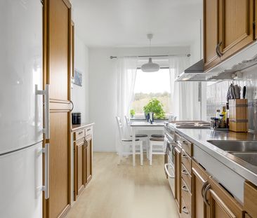 Ljus och välplanerad tvåa med inglasad balkong i Västra Frölunda! - Foto 5