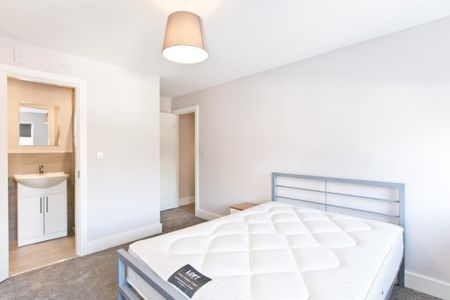 2 bedroom private hall to rent - Photo 4