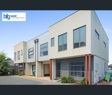 15 Queenie Way, Cranbourne West, Vic 3977 - Photo 2