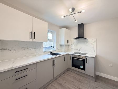 3 Bed Flat, Glenparke Road, E7 - Photo 4