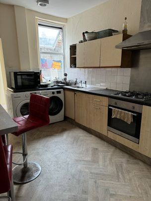 Room in a Shared House, Wells Road, BS4 - Photo 1