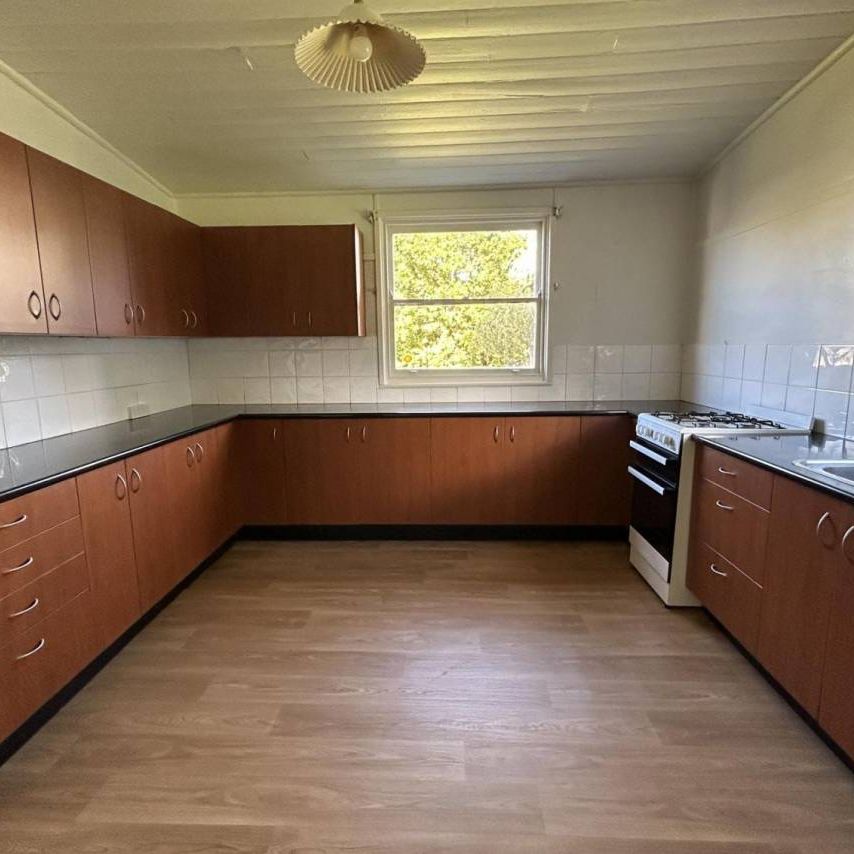 THREE BEDROOM HOME IN MEREWETHER ! - Photo 1