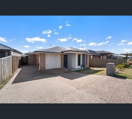 17 Whitewood Way, Cotswold Hills, Qld 4350 - Photo 2