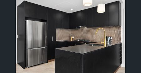 Luxury 2 Bedroom Furnished Unit with Ocean Views - Photo 5