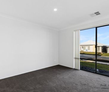 5 bedroom home in Quiet Coastal Pocket - Photo 3