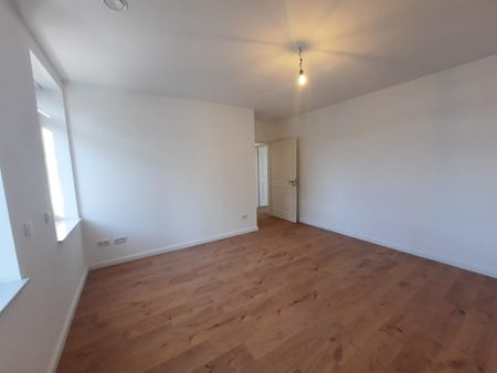 Elbnahe 3-Raum-Wohnung mit Balkon und viel Tageslicht - Foto 2