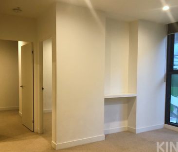 Spacious Living In Central Location - Photo 2