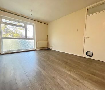 2 bedroom maisonette to rent - Photo 2