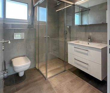 3.5-room penthouse with large roof terrace in Seengen - Photo 3