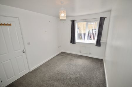 3 bedroom semi-detached house to rent - Photo 4