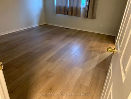 For Lease - 27 Moresby Street, Richmond Hill, Ontario - Photo 3