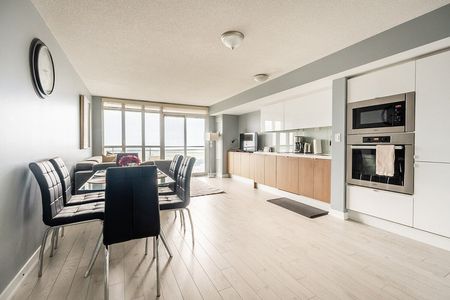 Iceboat Terrace - Photo 2