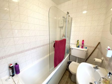 3 bedroom maisonette to rent - Photo 3