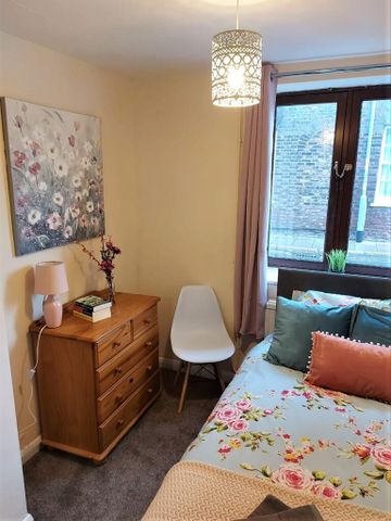 1 bedroom in a house share to rent - Photo 4