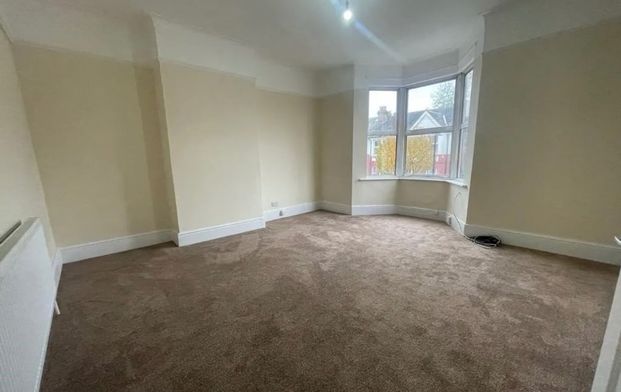 3 Bed Flat, Sylvan Avenue, N22 - Photo 1