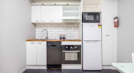 Hustle & Bustle of Auckland CBD - Photo 3