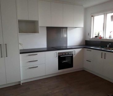 Charming 2BR Unit in Linwood! - Photo 4