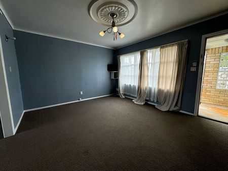 2 Bedrooms plus Conservatory - Photo 2